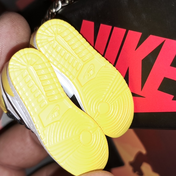 Keychain - Picture 3 of 4